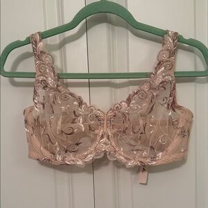 SOMA NWT Sensuous Lace Unlined Bra 
Color Pale Sand - like a nude  color